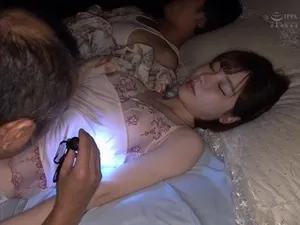 Hai anh em đổi cô vợ cho nhau tìm cảm giác mới lạ