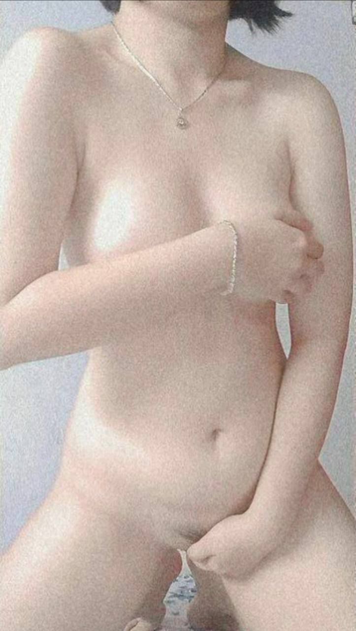 KIWVR-385,KIWVR-385 [VR] Đã bị thuyết phục! ? Vi phạm! ? Đôi tai của chị gái kia đầy rẫy sự cám dỗ, lời nói tục tĩu cũng rất hấp dẫn! 【Cái gì? Yanlick là gì? Yanqi】楽しそうに氪めてきてsquirtき?JuedingイキNgay cả sự rò rỉ sớm của 発でザーメン cũng bị ép...そしてXuất tinh trên khuôn mặtまでYêu cầuめてきた. [Tự sướng à? Xuất tinh vào mặt? Creampie し3発] Tenma ゆい